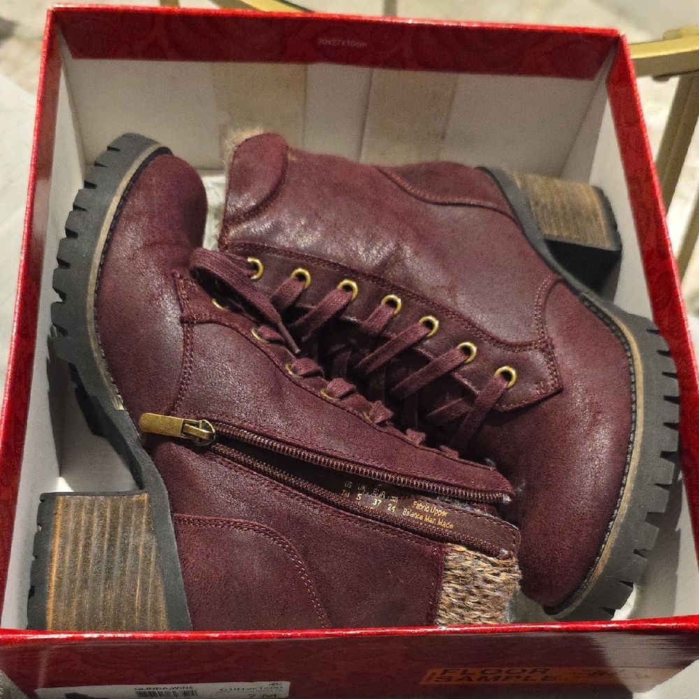 Carlos by Carlos Santana Maroon Heeled Boots